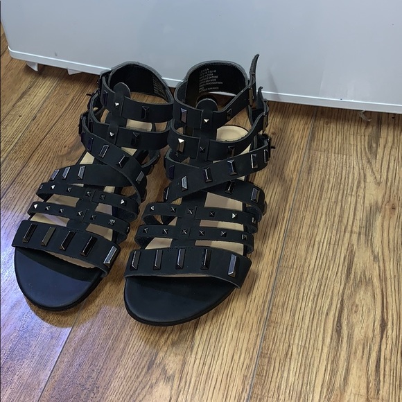 Black gladiator sandals - Picture 3 of 3